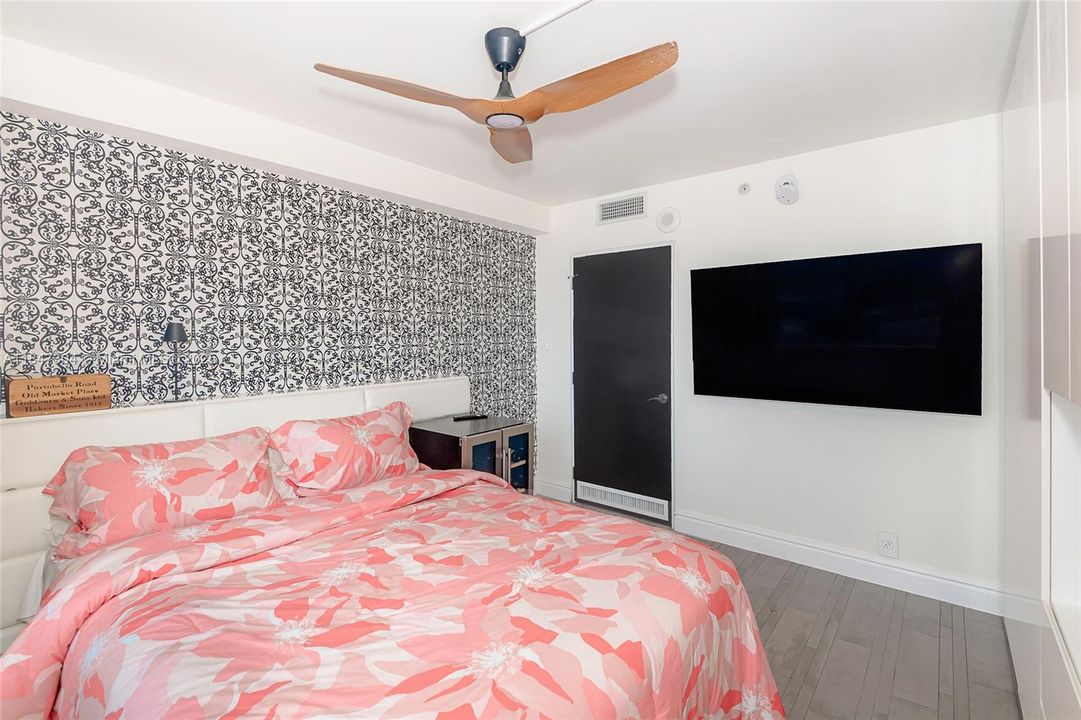 待售: $495,000 (1 贝兹, 1 浴室, 610 平方英尺)