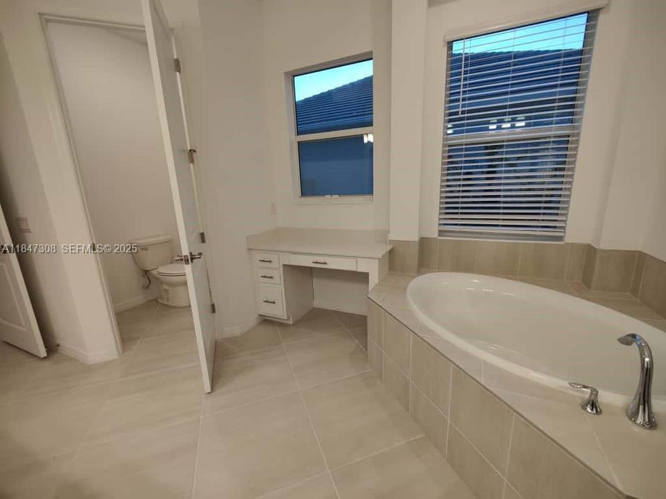 For Rent: $4,700 (3 beds, 3 baths, 0 Square Feet)