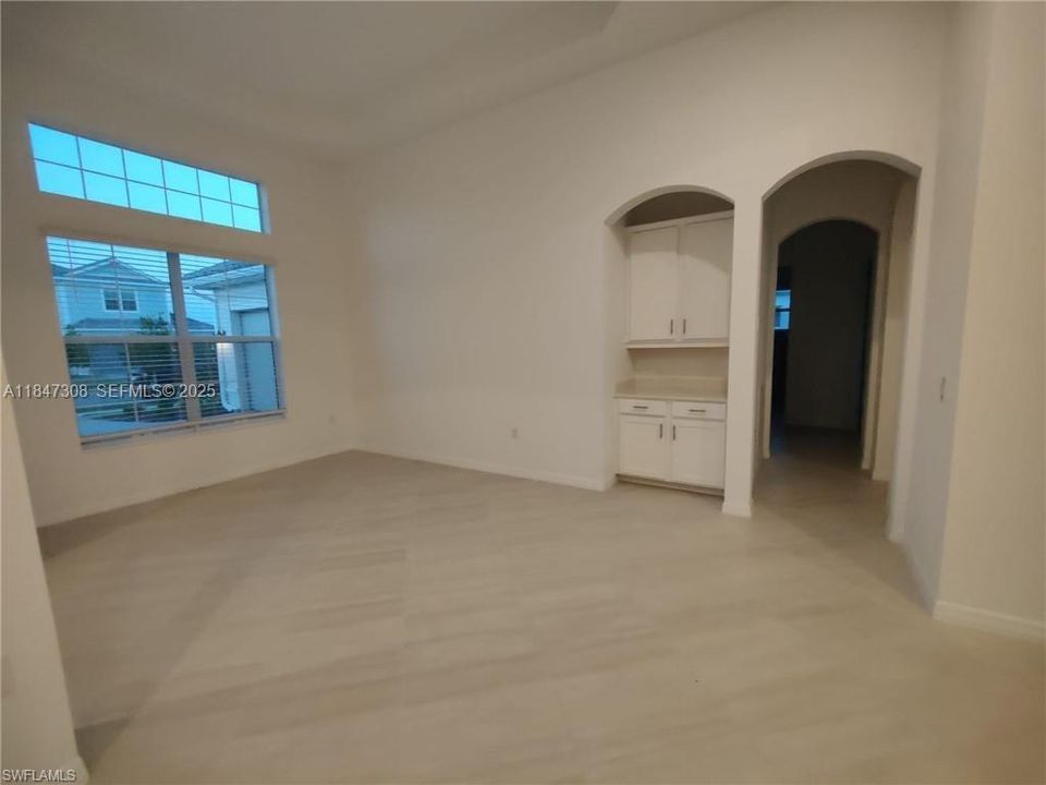 For Rent: $4,700 (3 beds, 3 baths, 0 Square Feet)