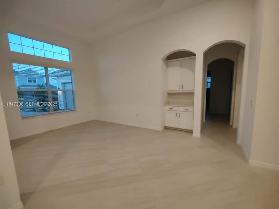 For Rent: $4,700 (3 beds, 3 baths, 0 Square Feet)