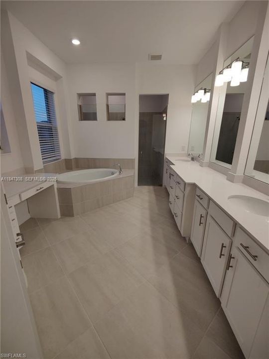 For Rent: $4,700 (3 beds, 3 baths, 0 Square Feet)