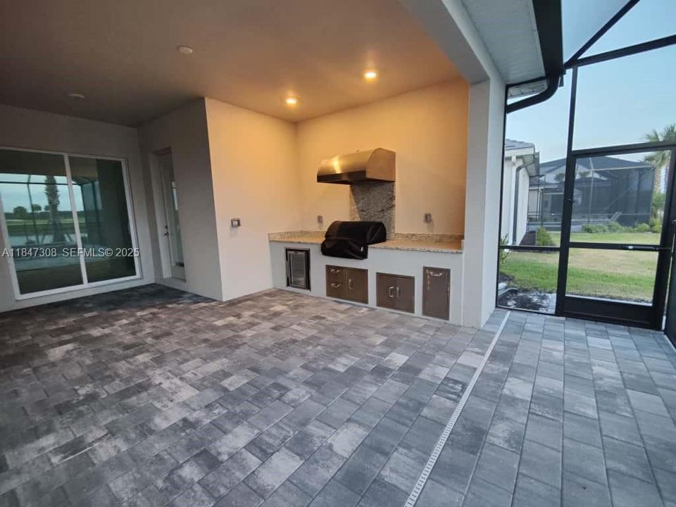 For Rent: $4,700 (3 beds, 3 baths, 0 Square Feet)