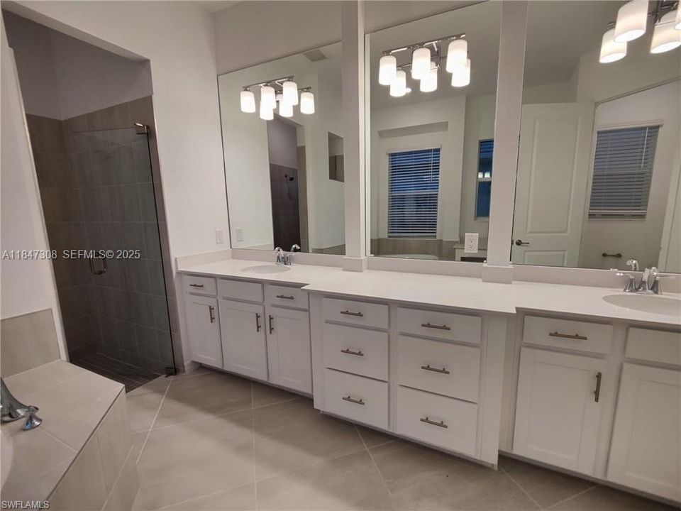 For Rent: $4,700 (3 beds, 3 baths, 0 Square Feet)