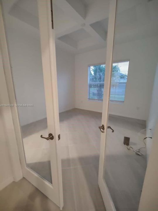 For Rent: $4,700 (3 beds, 3 baths, 0 Square Feet)