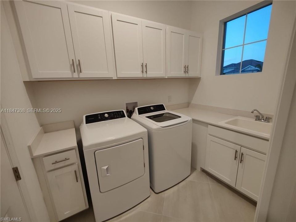 For Rent: $4,700 (3 beds, 3 baths, 0 Square Feet)