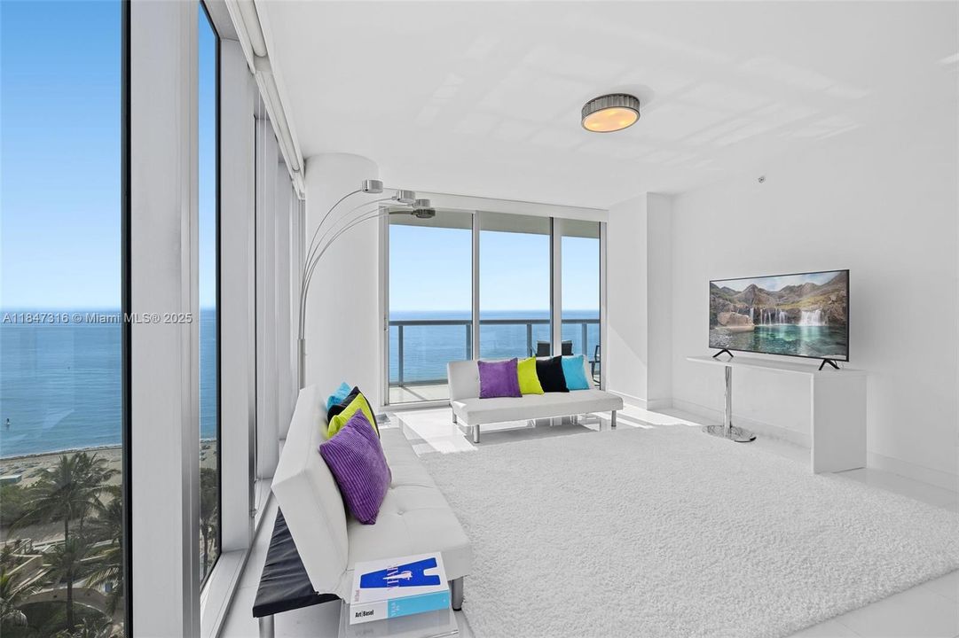 待售: $1,699,000 (2 贝兹, 2 浴室, 1387 平方英尺)