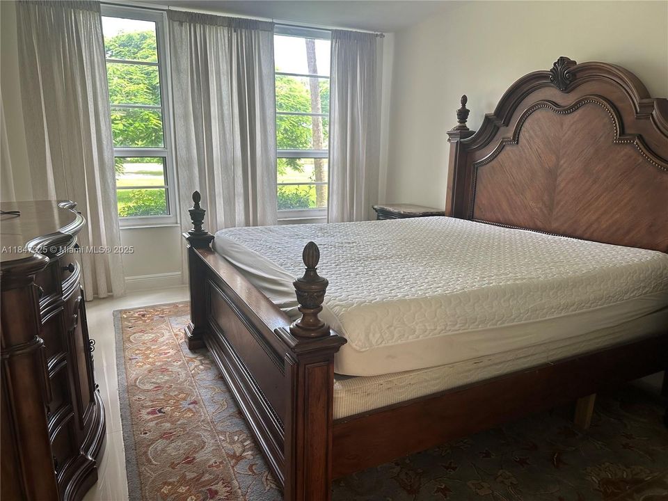 Active With Contract: $2,600 (3 beds, 2 baths, 1620 Square Feet)