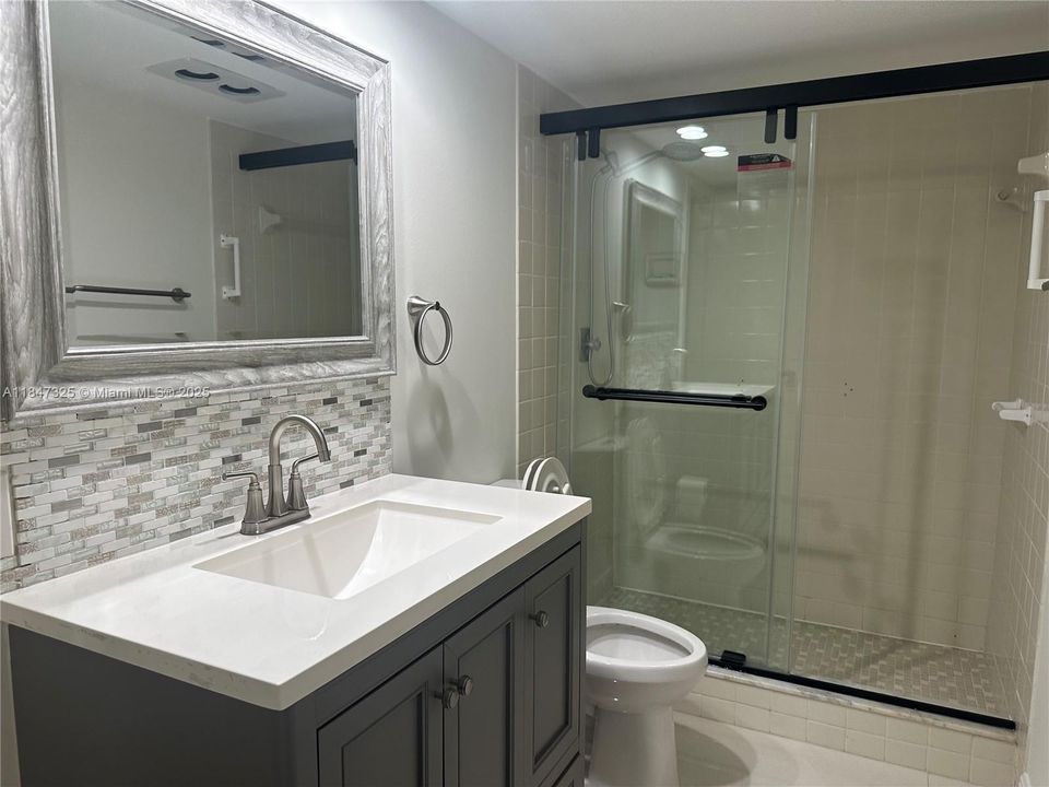 Active With Contract: $2,600 (3 beds, 2 baths, 1620 Square Feet)