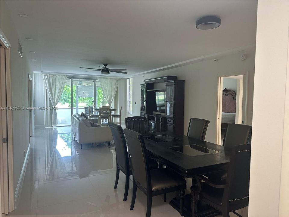 Active With Contract: $2,600 (3 beds, 2 baths, 1620 Square Feet)