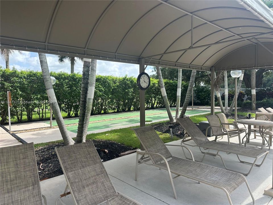 Active With Contract: $2,600 (3 beds, 2 baths, 1620 Square Feet)