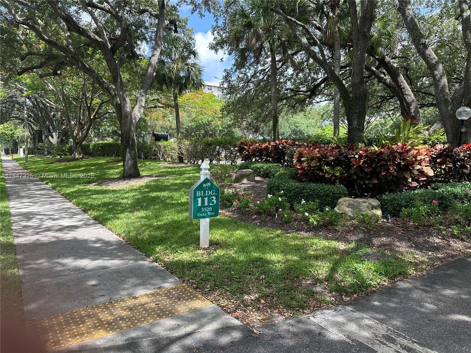 Active With Contract: $2,600 (3 beds, 2 baths, 1620 Square Feet)