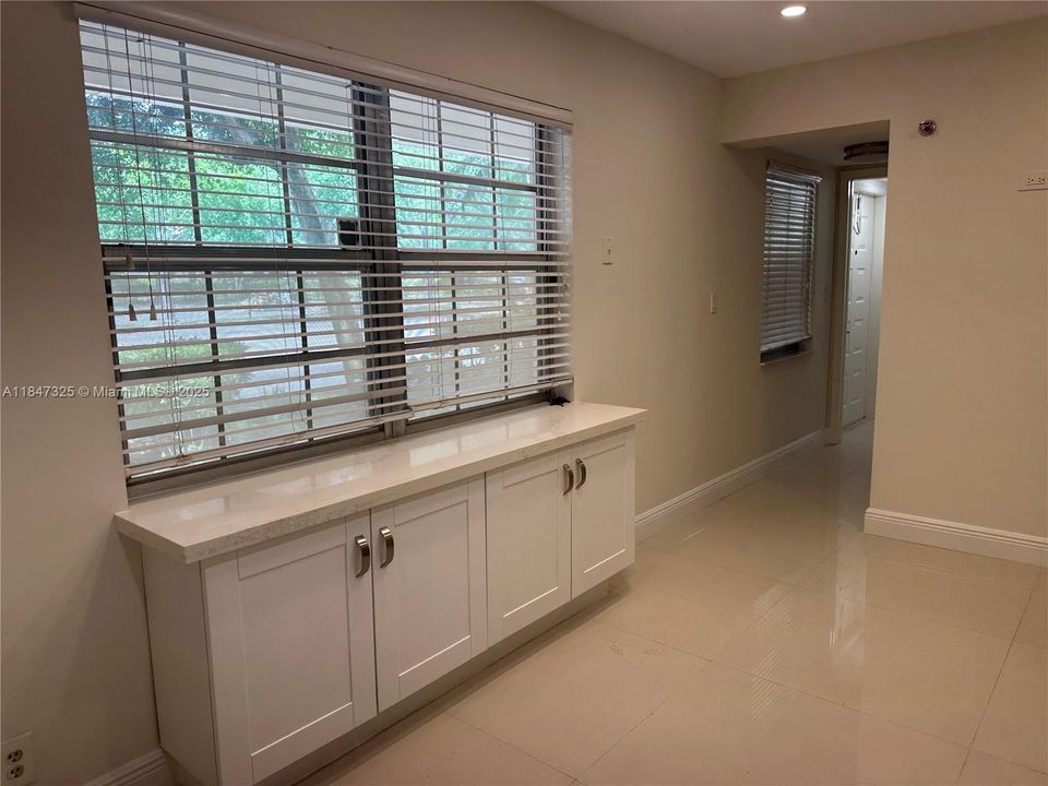 Active With Contract: $2,600 (3 beds, 2 baths, 1620 Square Feet)