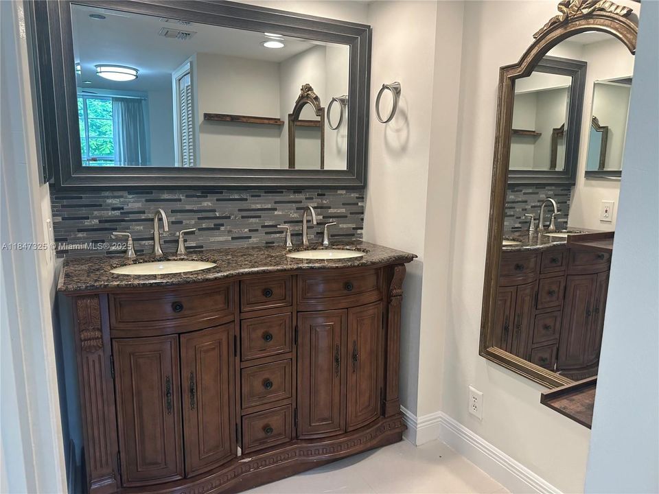 Active With Contract: $2,600 (3 beds, 2 baths, 1620 Square Feet)