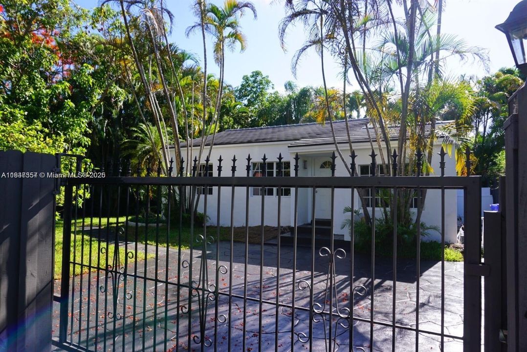 Recientemente alquilado: $5,200 (3 camas, 2 baños, 1522 Pies cuadrados)