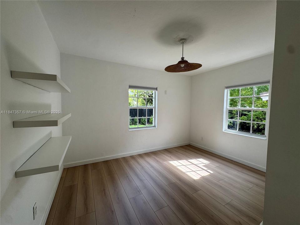 Recientemente alquilado: $5,200 (3 camas, 2 baños, 1522 Pies cuadrados)