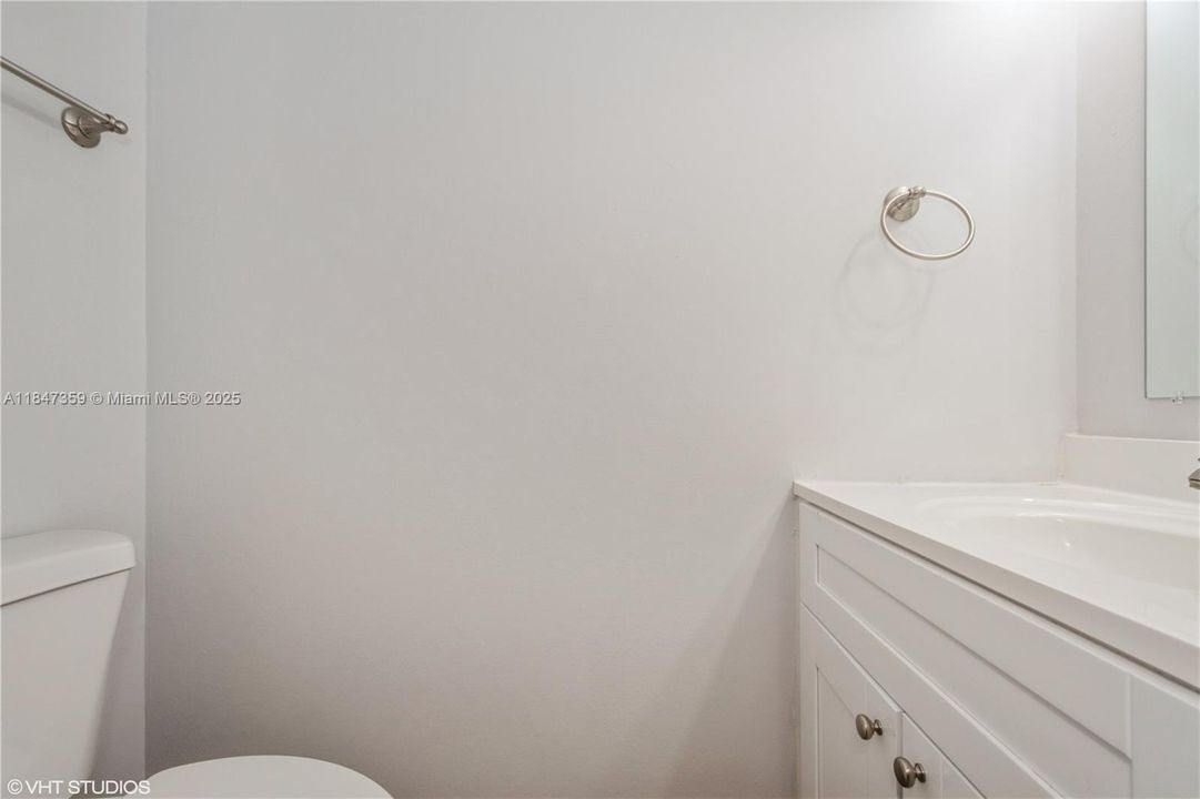 合同活跃: $194,000 (3 贝兹, 2 浴室, 1480 平方英尺)