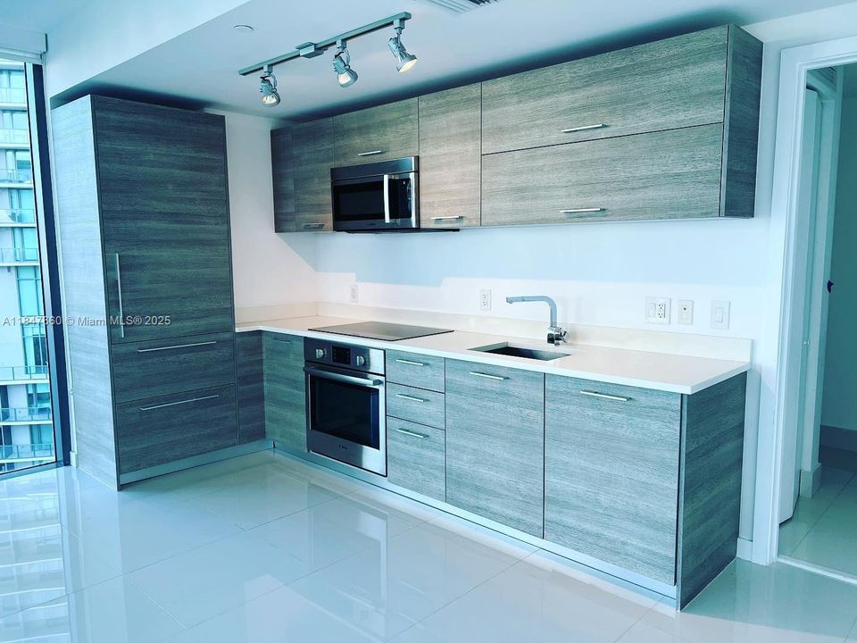 En Venta: $749,900 (1 camas, 1 baños, 706 Pies cuadrados)
