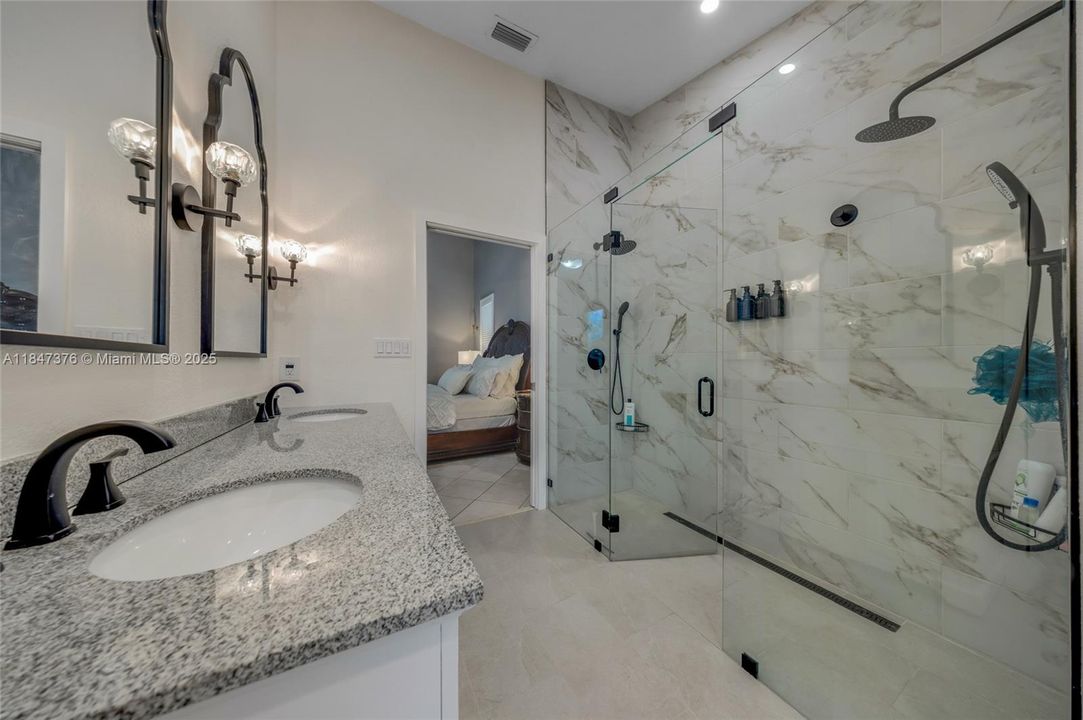 Под контрактом: $1,199,999 (4 спален, 3 ванн, 2410 Квадратных фут)