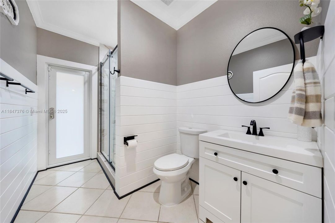 Под контрактом: $1,199,999 (4 спален, 3 ванн, 2410 Квадратных фут)