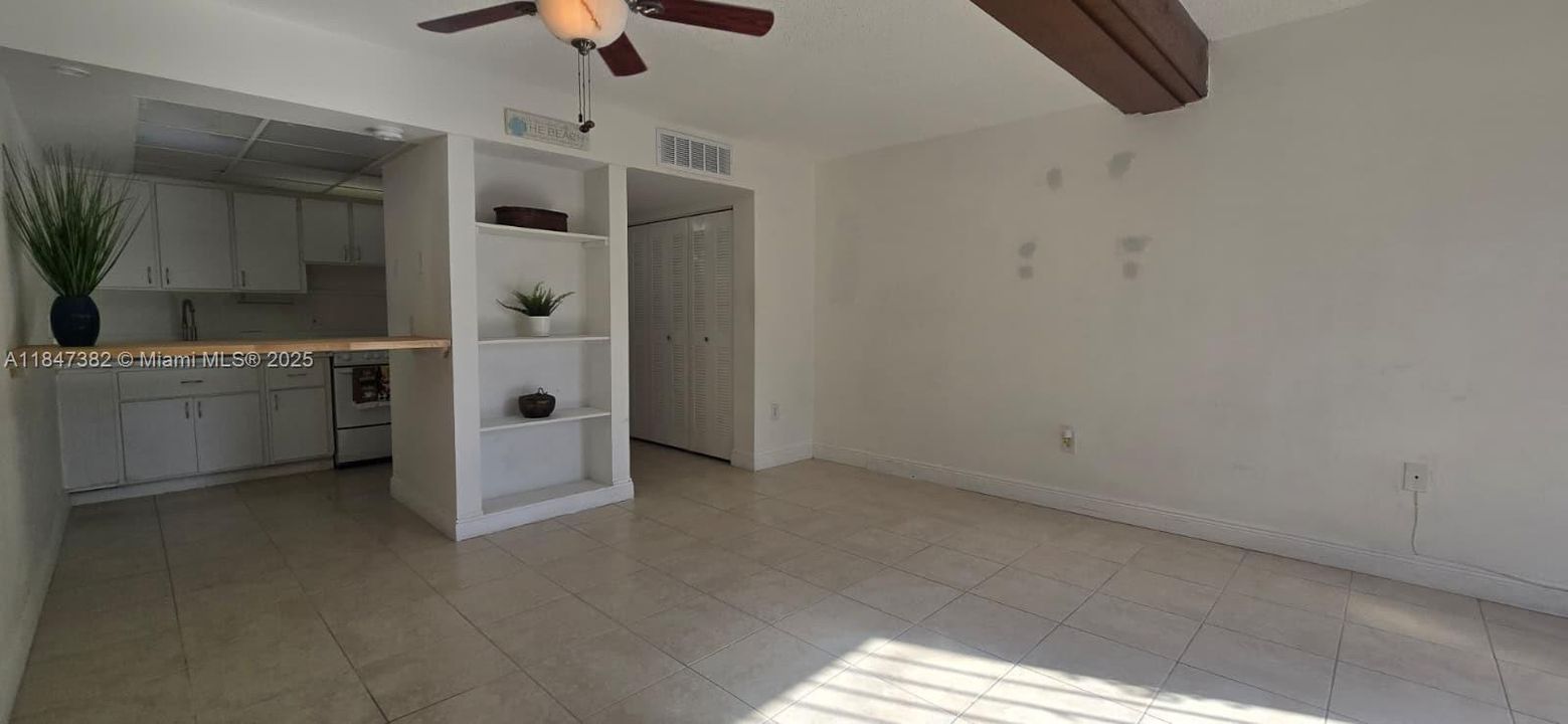 For Sale: $175,000 (1 beds, 1 baths, 777 Square Feet)