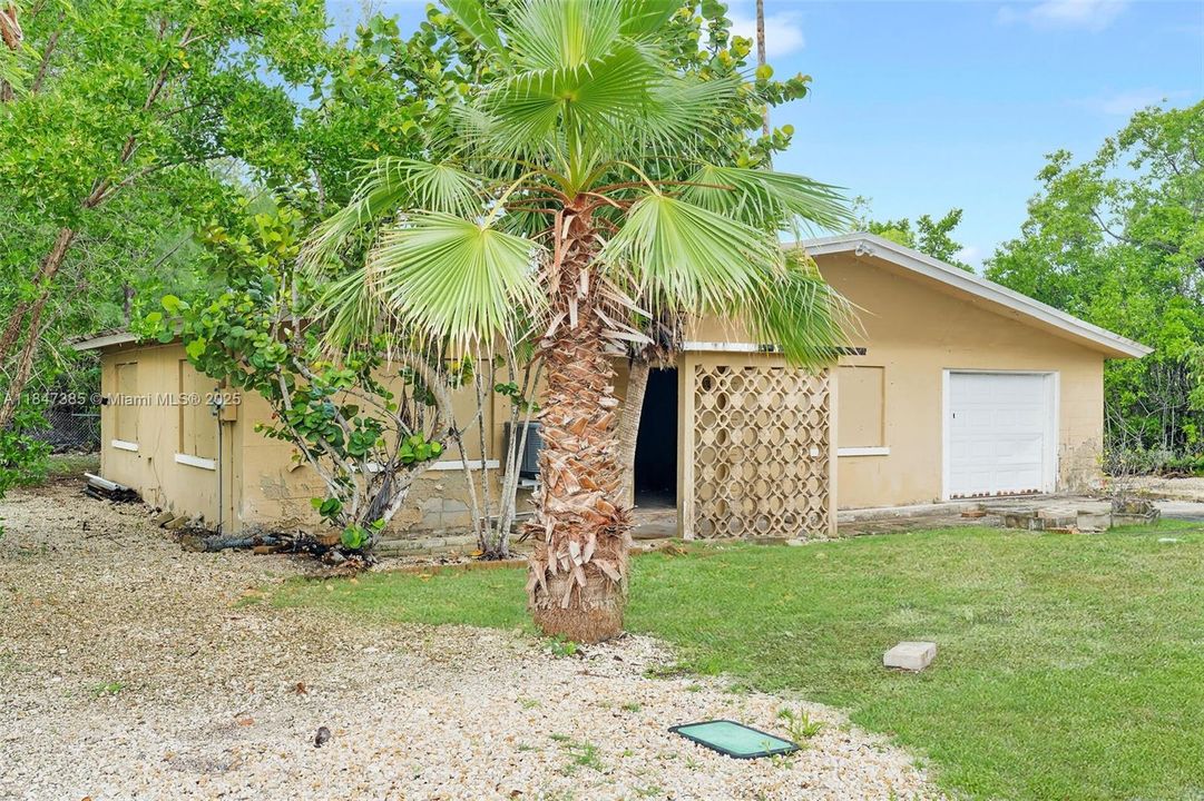 最近售出: $285,000 (2 贝兹, 1 浴室, 1073 平方英尺)