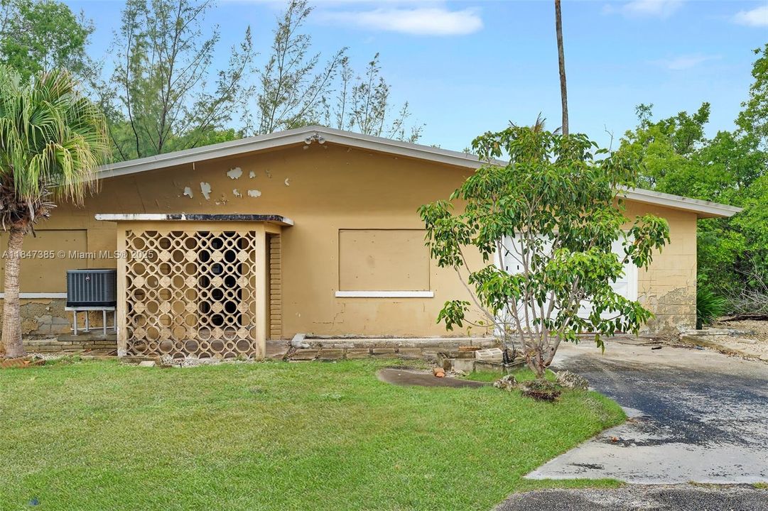 最近售出: $285,000 (2 贝兹, 1 浴室, 1073 平方英尺)