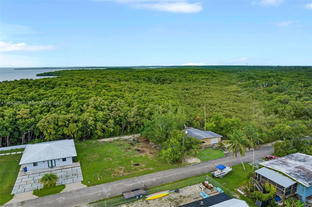 最近售出: $285,000 (2 贝兹, 1 浴室, 1073 平方英尺)