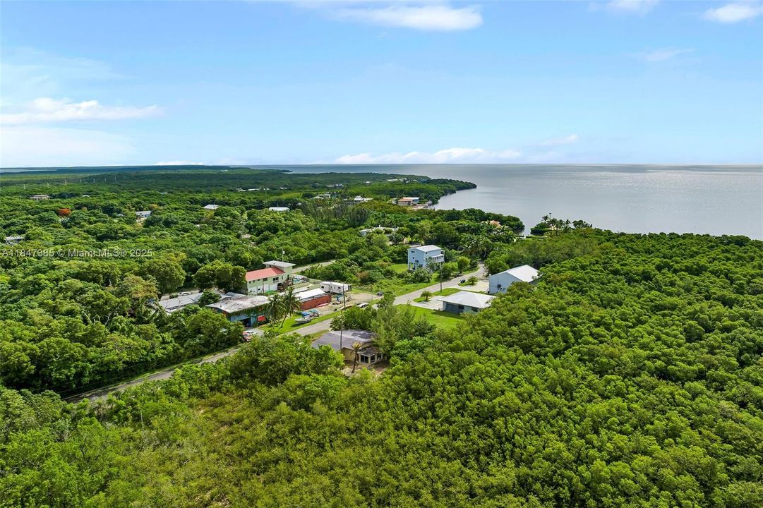 最近售出: $285,000 (2 贝兹, 1 浴室, 1073 平方英尺)