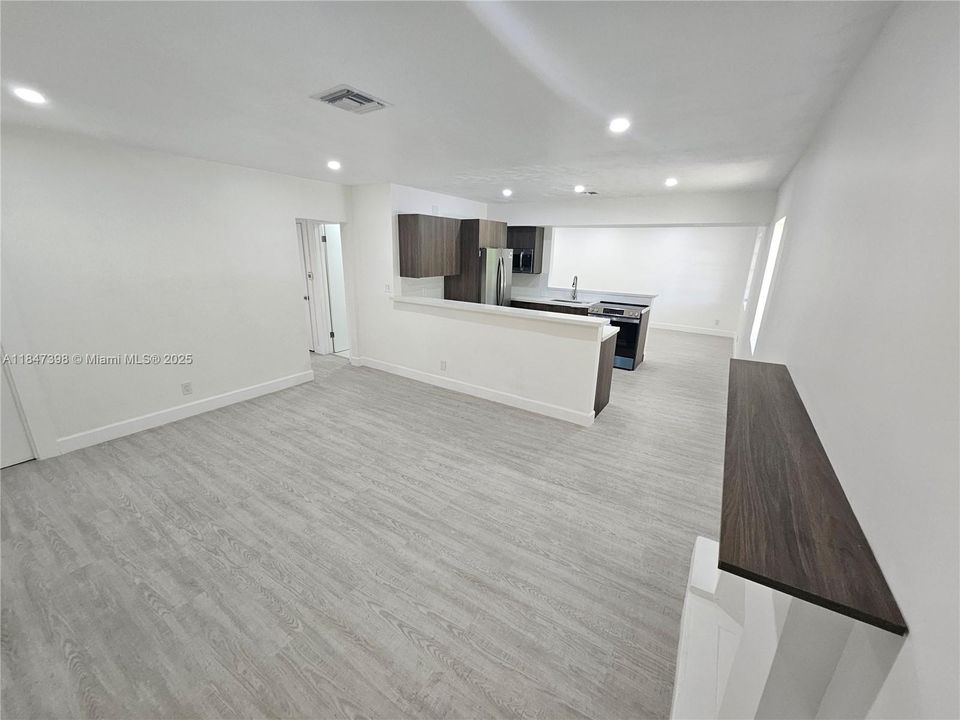 Active With Contract: $649,000 (4 beds, 2 baths, 1036 Square Feet)