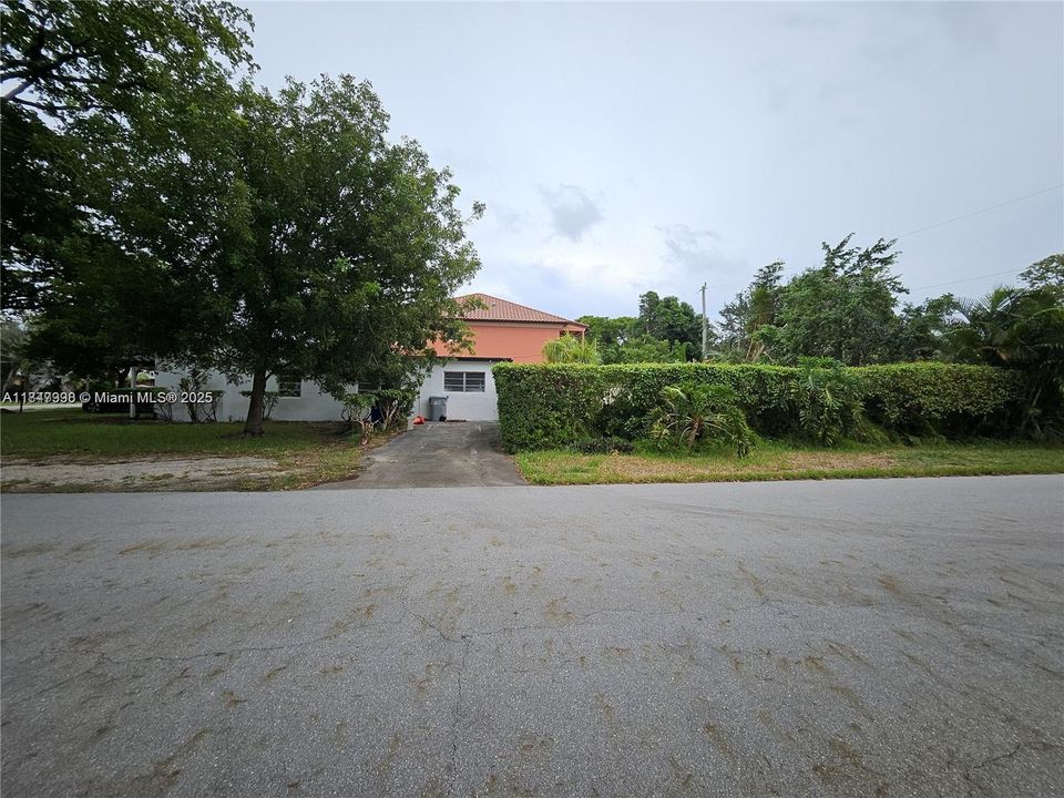 Active With Contract: $649,000 (4 beds, 2 baths, 1036 Square Feet)