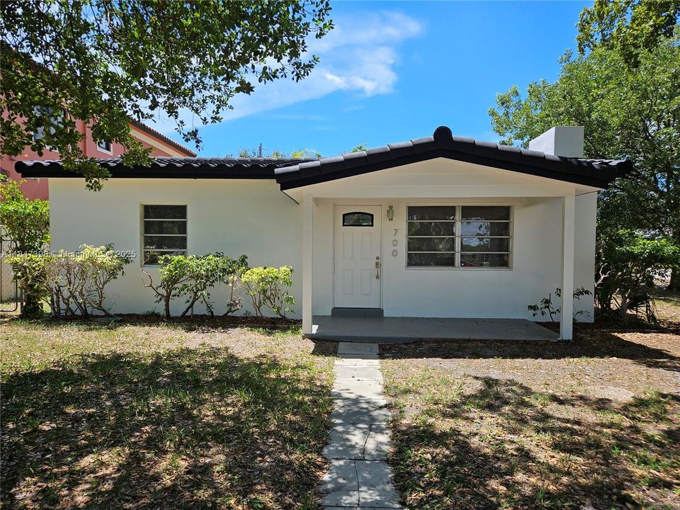 Active With Contract: $649,000 (4 beds, 2 baths, 1036 Square Feet)