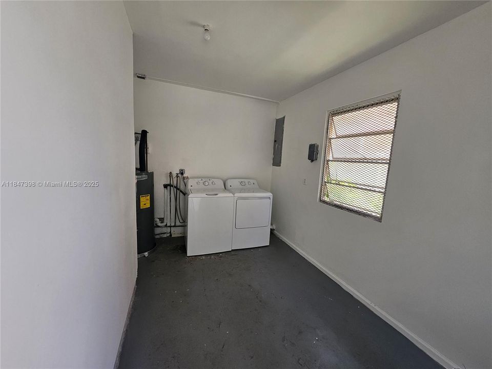 Active With Contract: $649,000 (4 beds, 2 baths, 1036 Square Feet)