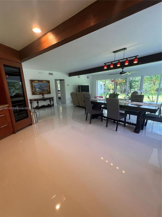 For Sale: $2,190,000 (3 beds, 2 baths, 1394 Square Feet)