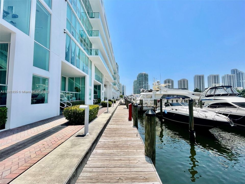 待售: $1,295 (没有数据)