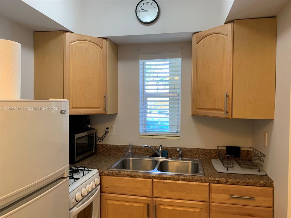 Недавно арендовано: $1,800 (0 спален, 1 ванн, 440 Квадратных фут)