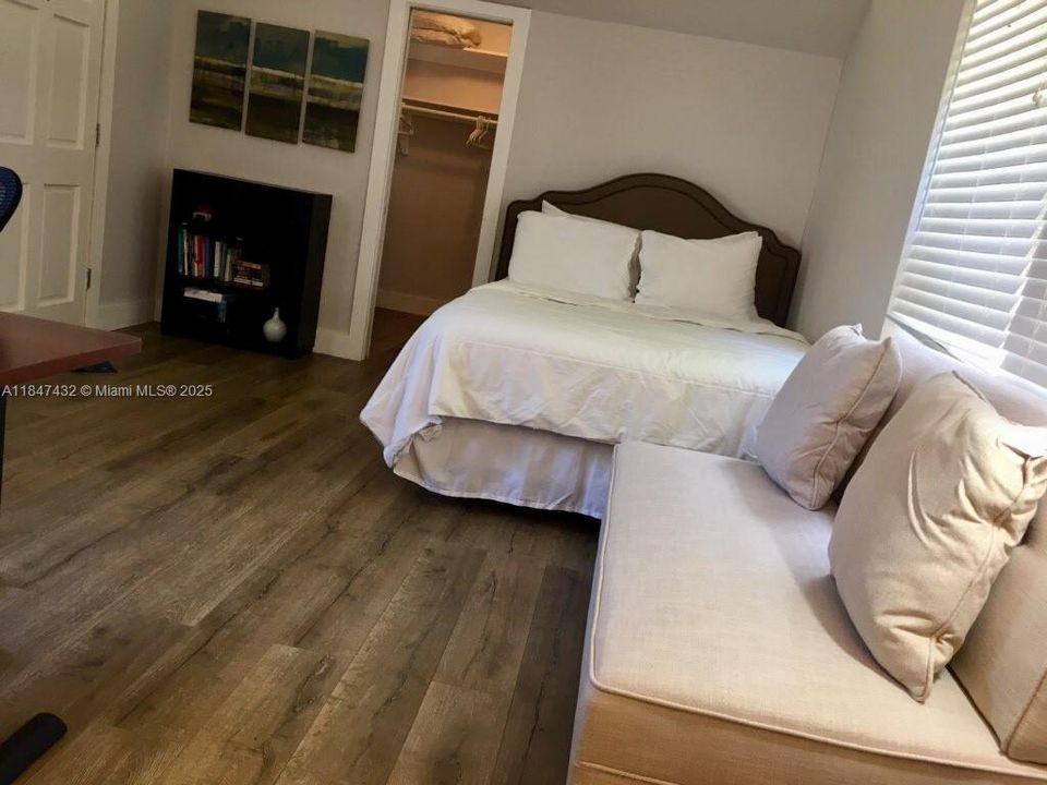 Недавно арендовано: $1,800 (0 спален, 1 ванн, 440 Квадратных фут)