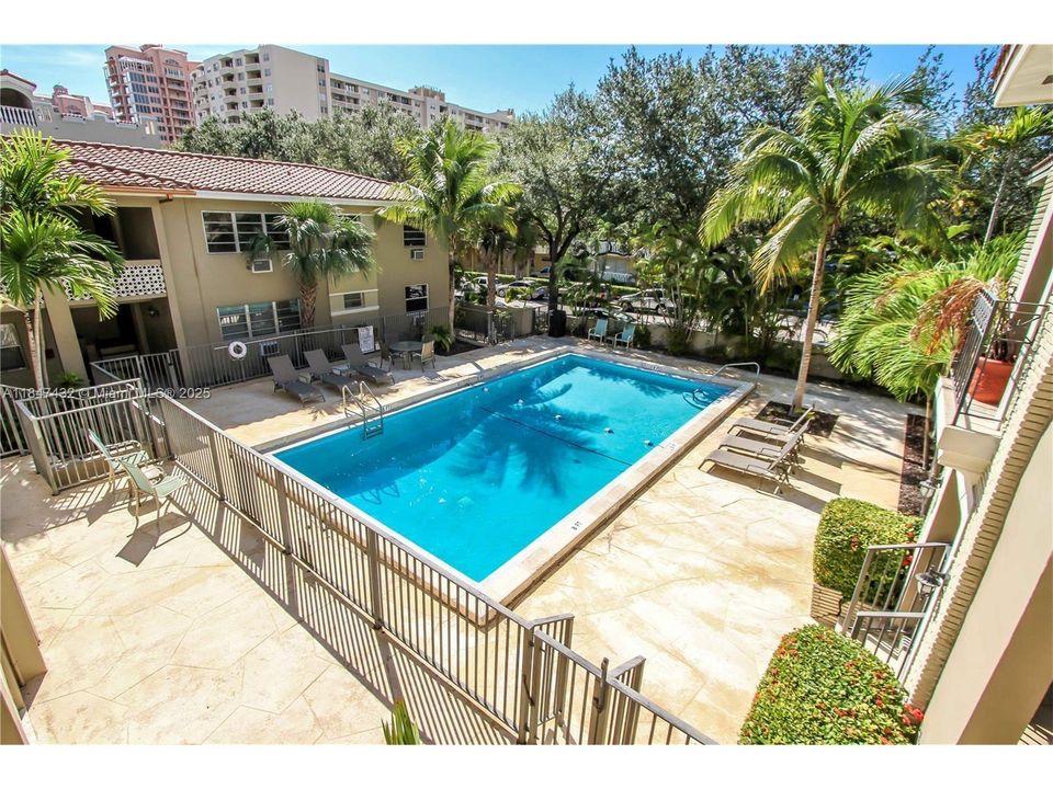 Недавно арендовано: $1,800 (0 спален, 1 ванн, 440 Квадратных фут)