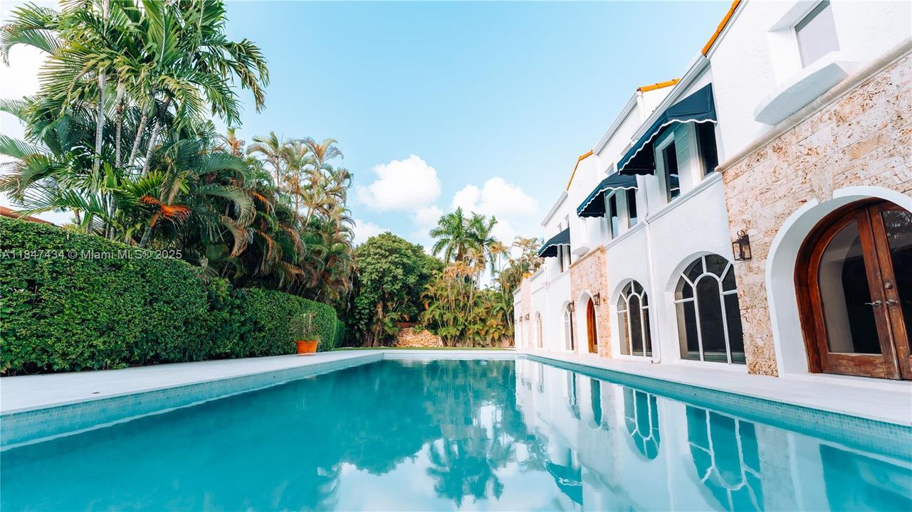 For Sale: $12,999,999 (7 beds, 10 baths, 10706 Square Feet)