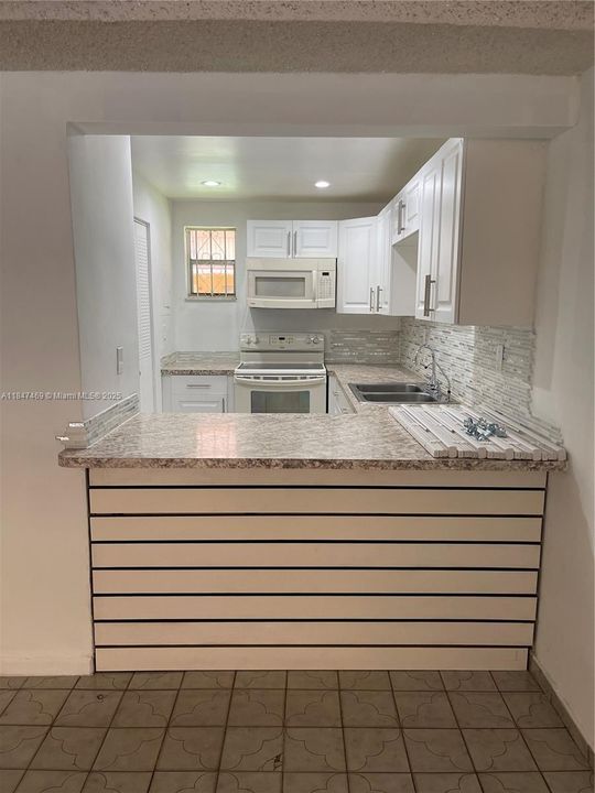 Activo con contrato: $199,999 (2 camas, 1 baños, 998 Pies cuadrados)