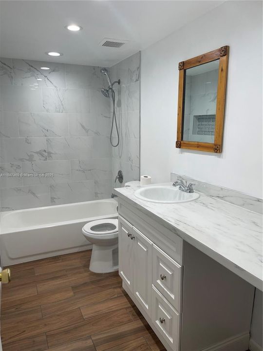 Activo con contrato: $199,999 (2 camas, 1 baños, 998 Pies cuadrados)