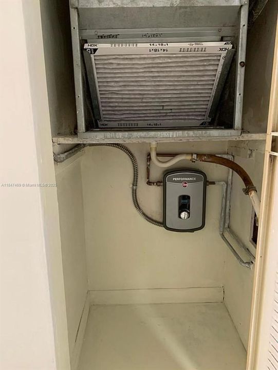 Activo con contrato: $199,999 (2 camas, 1 baños, 998 Pies cuadrados)