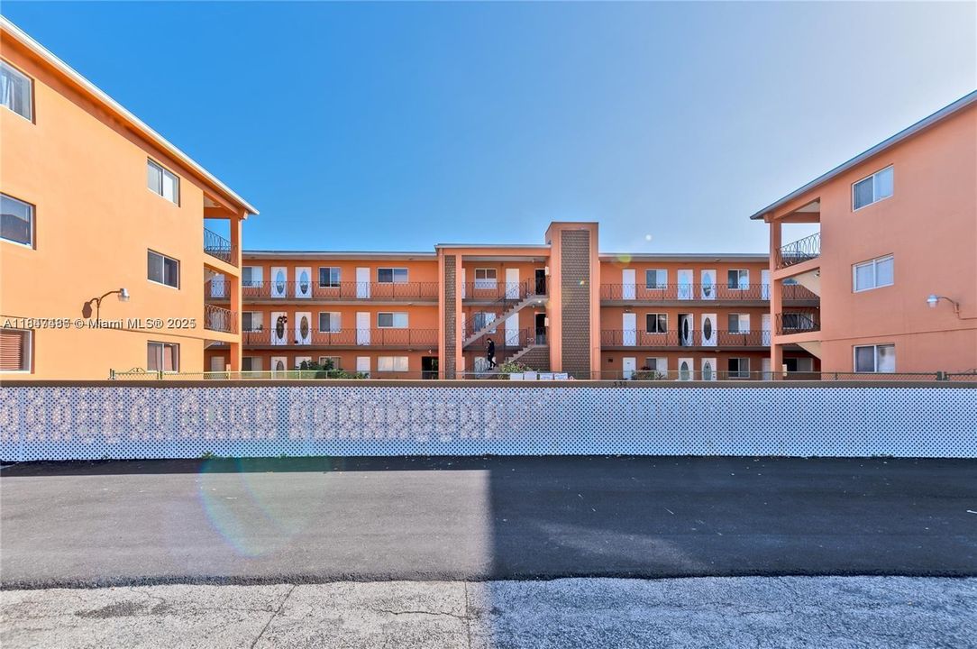 Activo con contrato: $174,900 (1 camas, 1 baños, 603 Pies cuadrados)