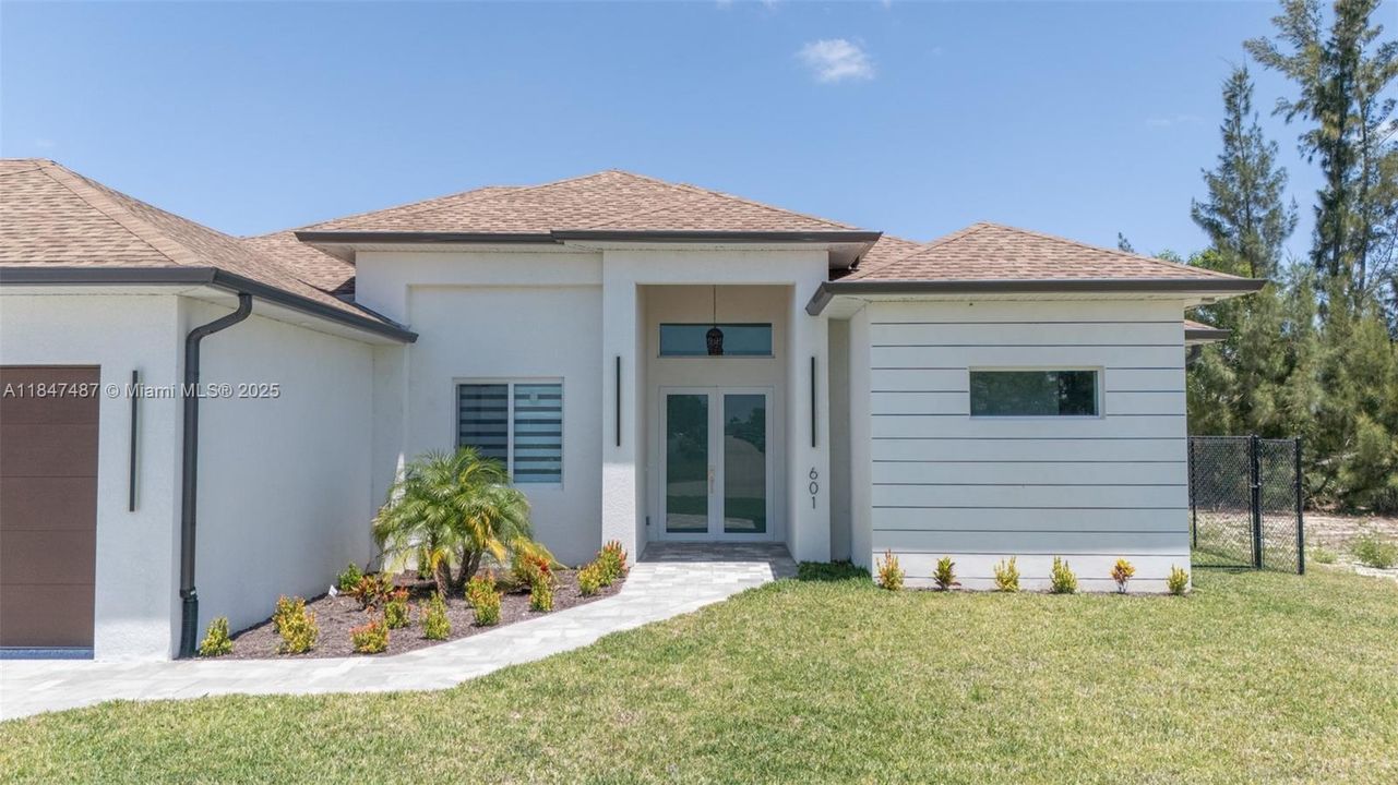 最近售出: $629,000 (4 贝兹, 3 浴室, 1931 平方英尺)