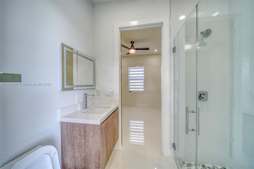 最近售出: $629,000 (4 贝兹, 3 浴室, 1931 平方英尺)