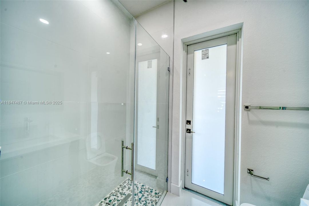 最近售出: $629,000 (4 贝兹, 3 浴室, 1931 平方英尺)