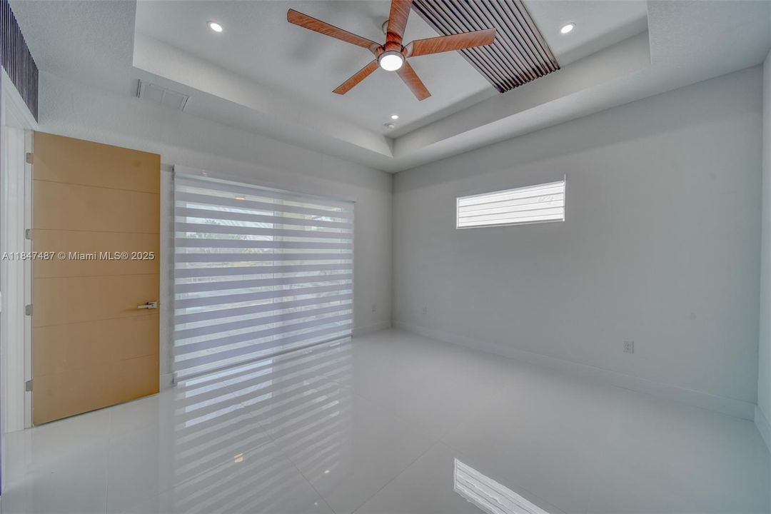 最近售出: $629,000 (4 贝兹, 3 浴室, 1931 平方英尺)