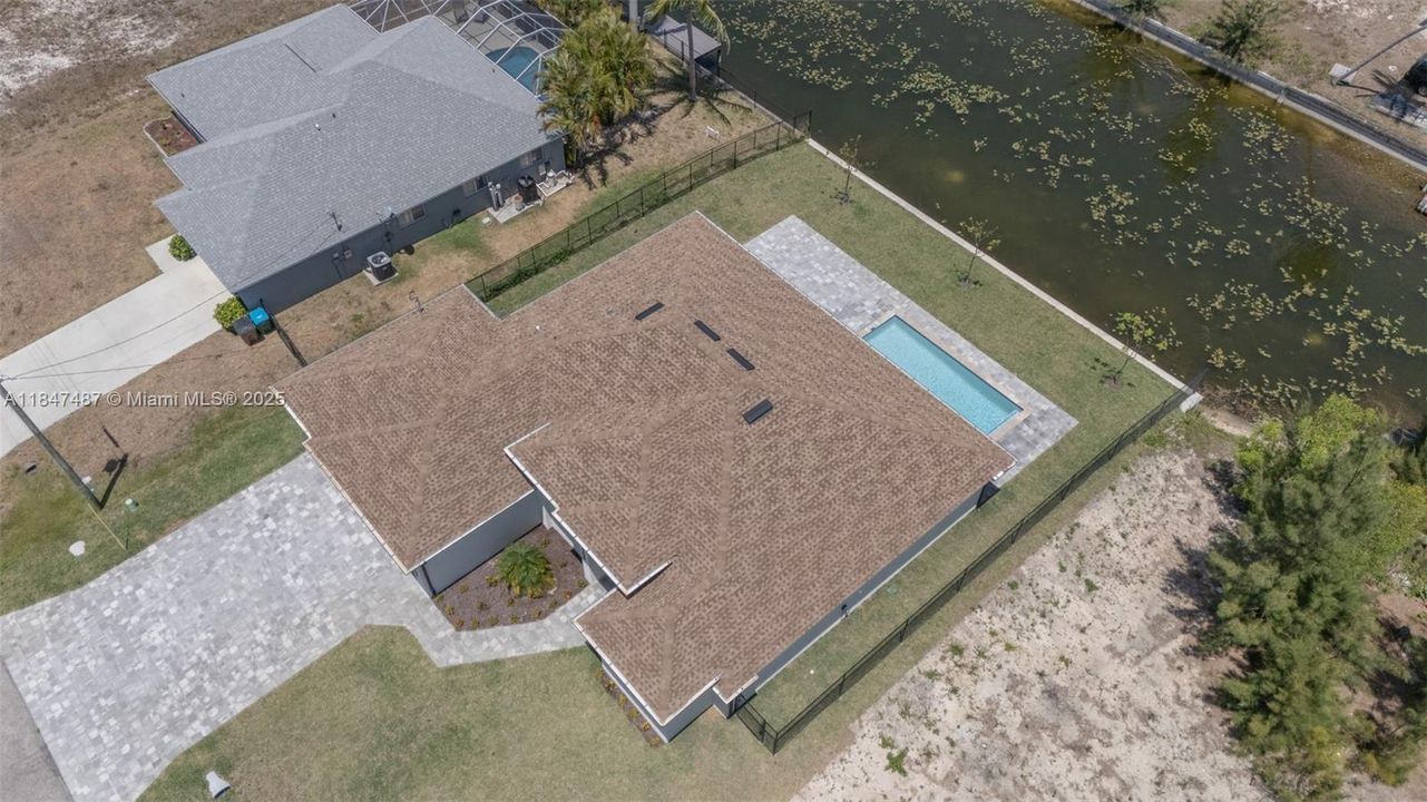 最近售出: $629,000 (4 贝兹, 3 浴室, 1931 平方英尺)