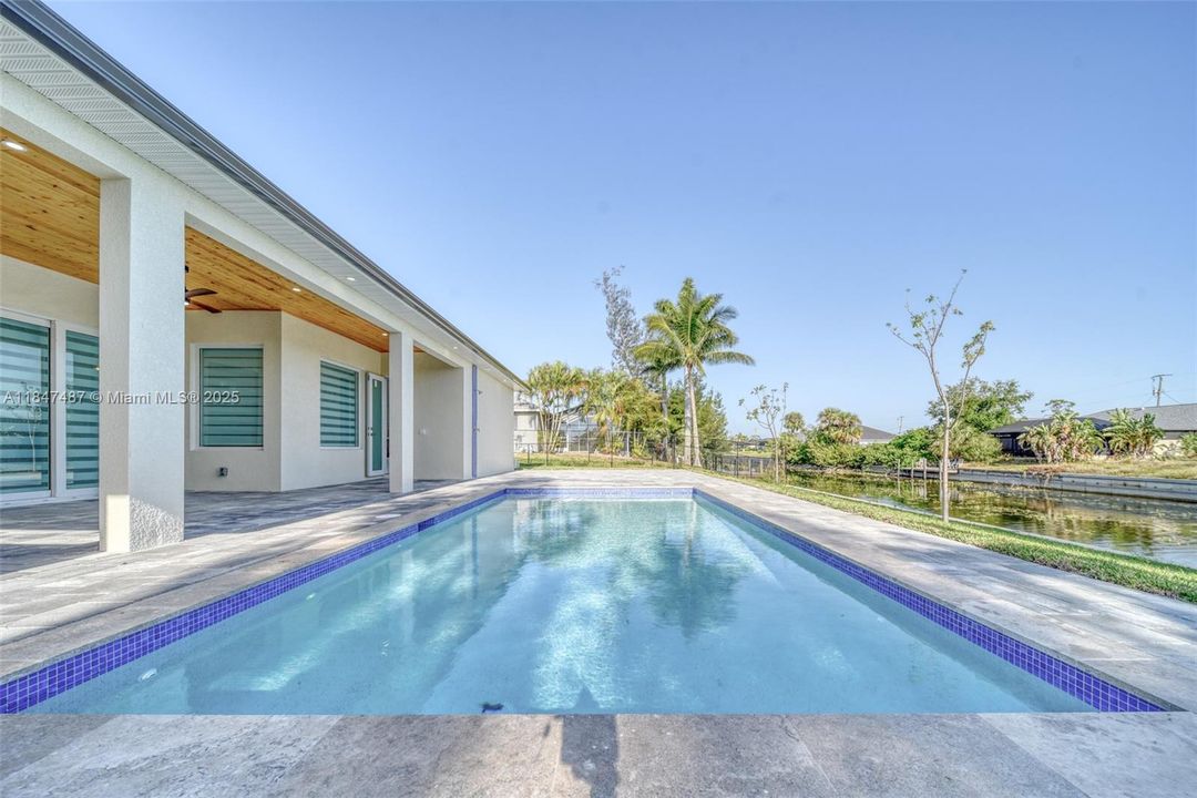 最近售出: $629,000 (4 贝兹, 3 浴室, 1931 平方英尺)