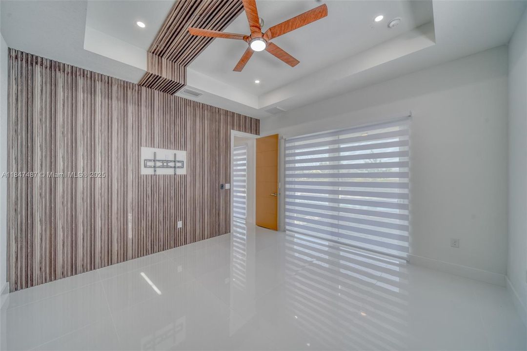 最近售出: $629,000 (4 贝兹, 3 浴室, 1931 平方英尺)