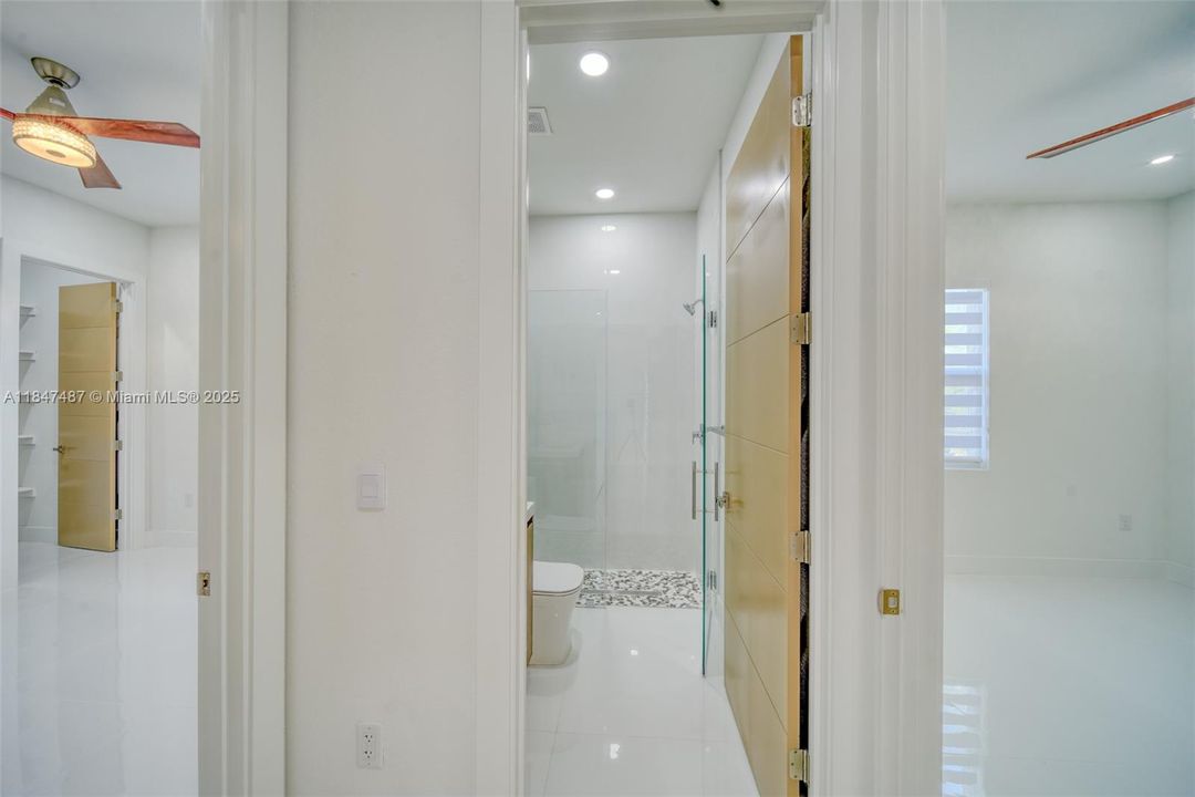 最近售出: $629,000 (4 贝兹, 3 浴室, 1931 平方英尺)